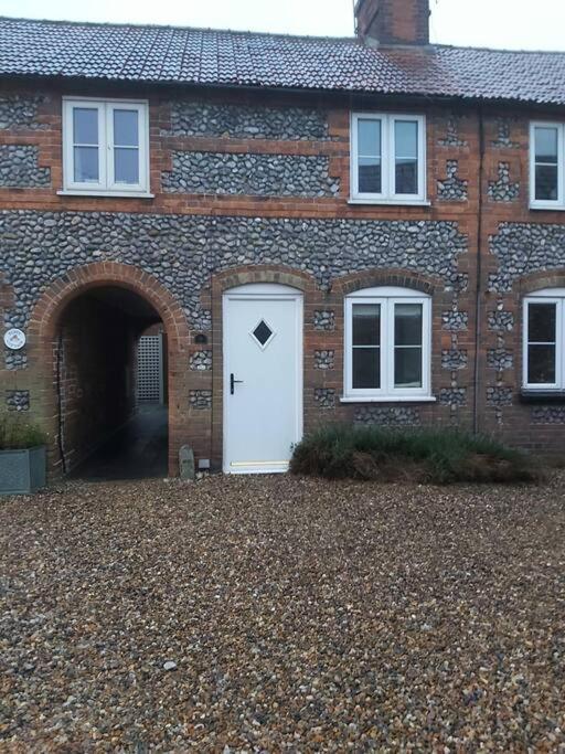 Cosy Cottage, In The Idyllic Town Of Holt *